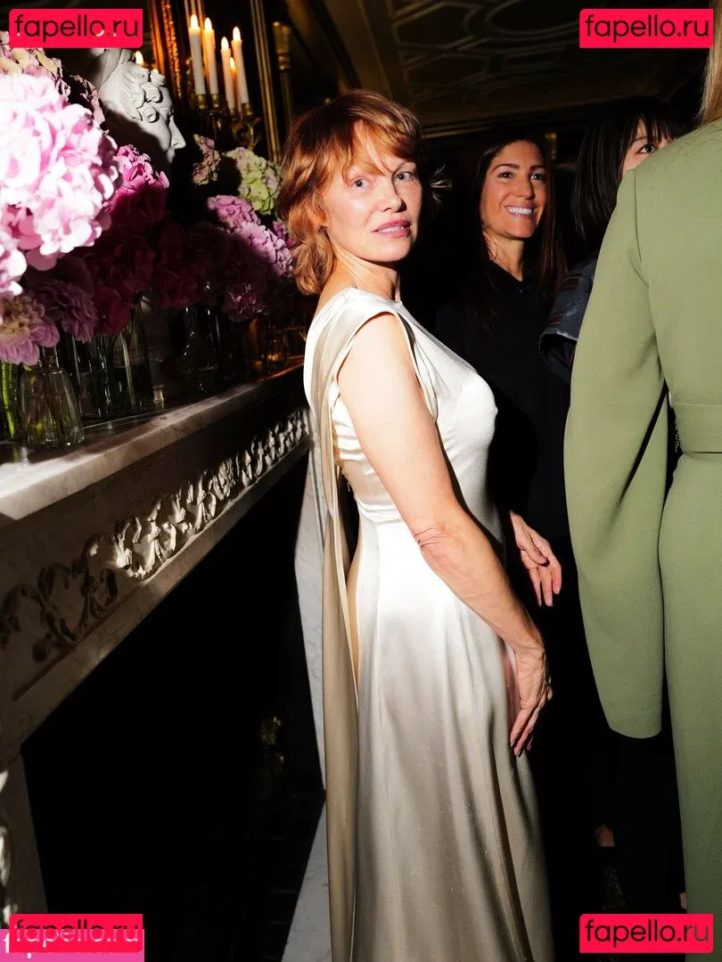 Pamela Anderson Onlyfans Photo Gallery 