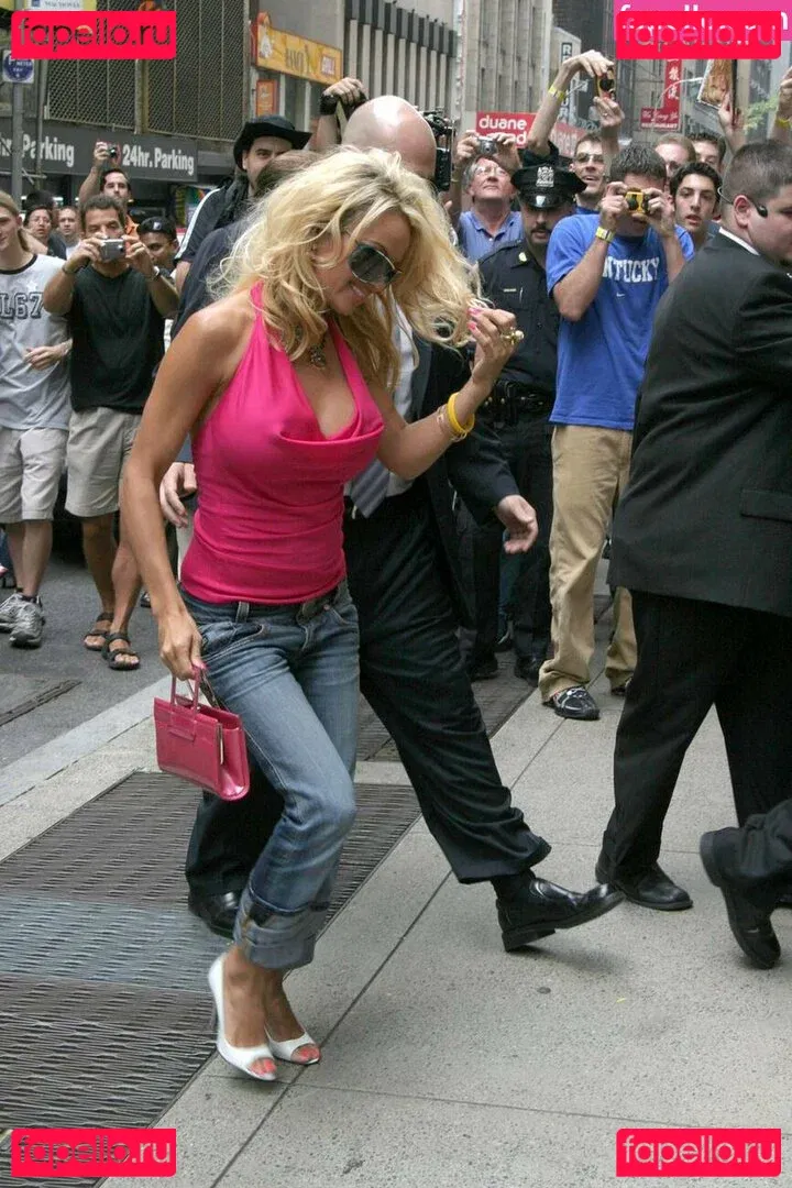 Pamela Anderson Onlyfans Photo Gallery 