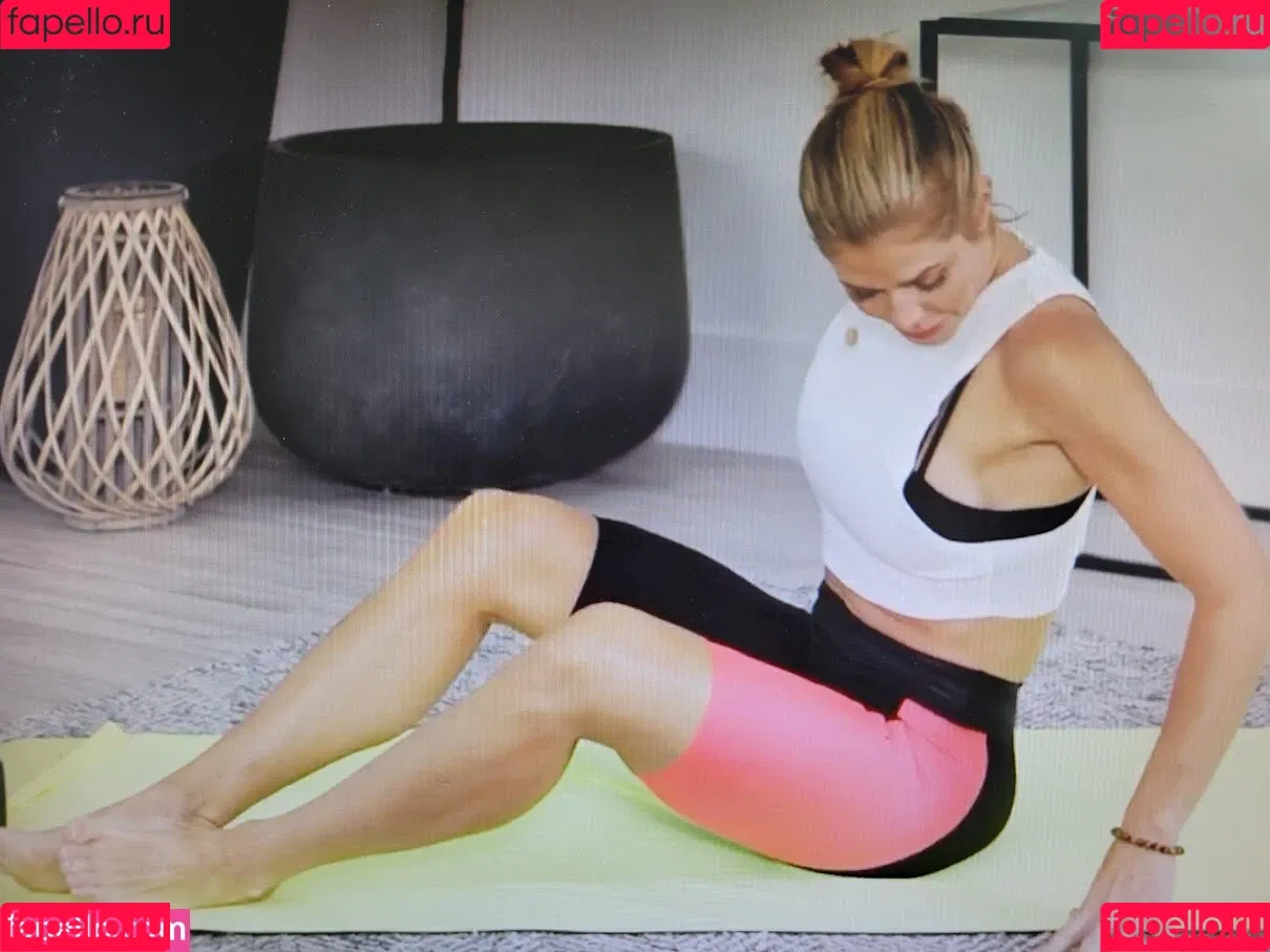 Torrie Wilson Onlyfans Photo Gallery 