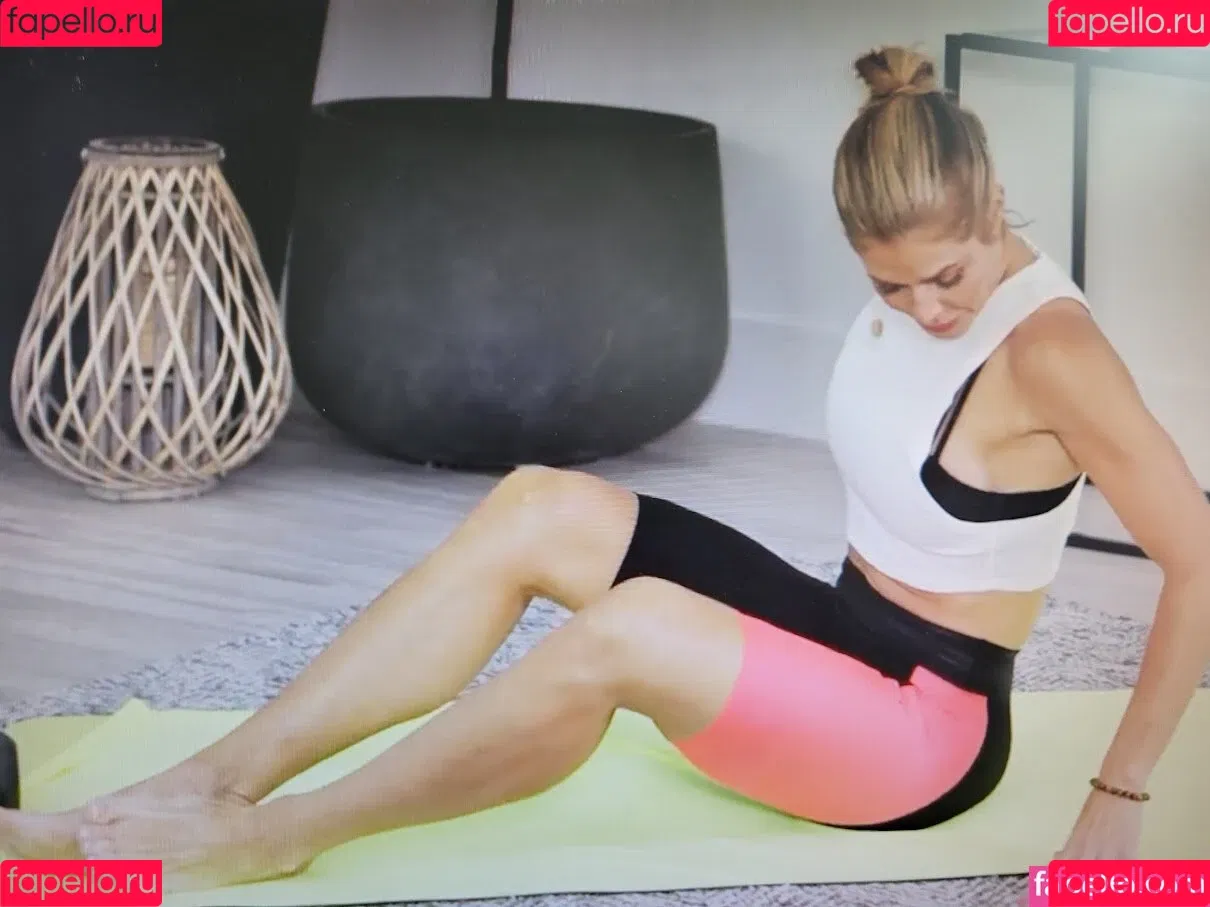 Torrie Wilson Onlyfans Photo Gallery 
