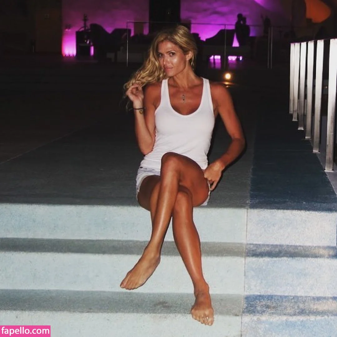 Torrie Wilson Onlyfans Photo Gallery 