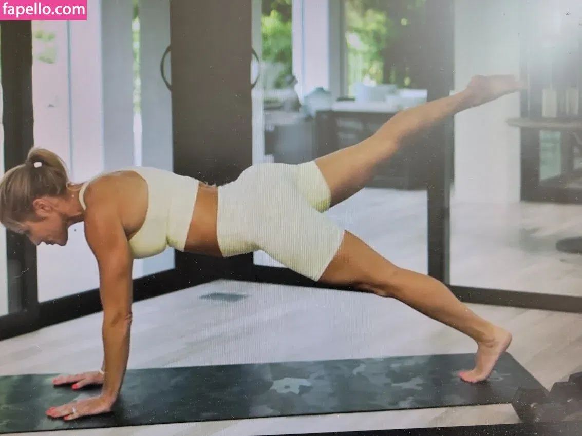 Torrie Wilson Onlyfans Photo Gallery 