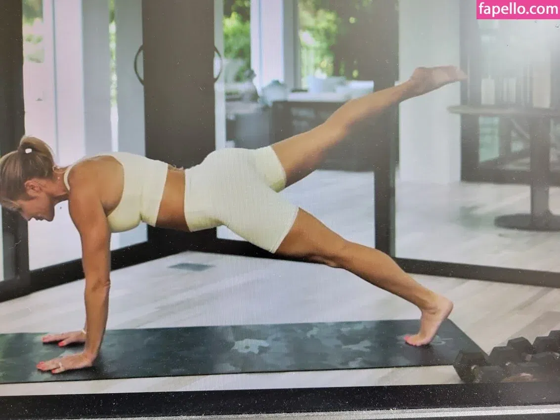 Torrie Wilson Onlyfans Photo Gallery 