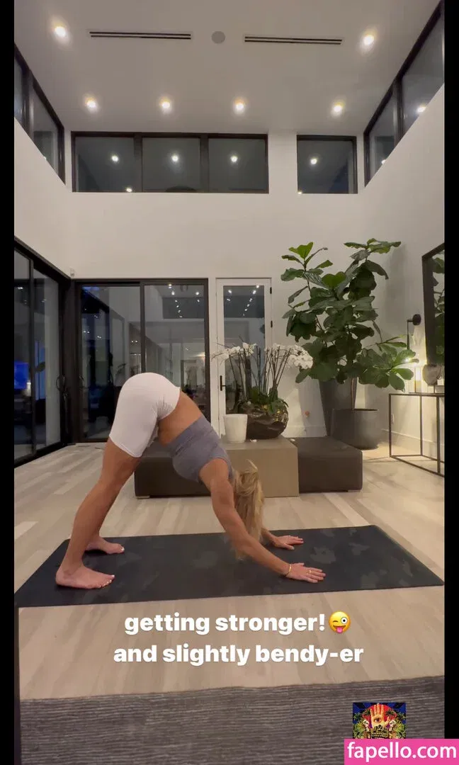 Torrie Wilson Onlyfans Photo Gallery 