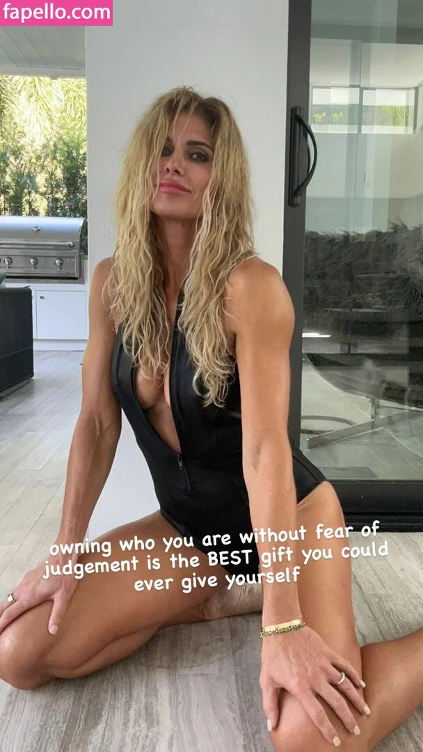 Torrie Wilson Onlyfans Photo Gallery 