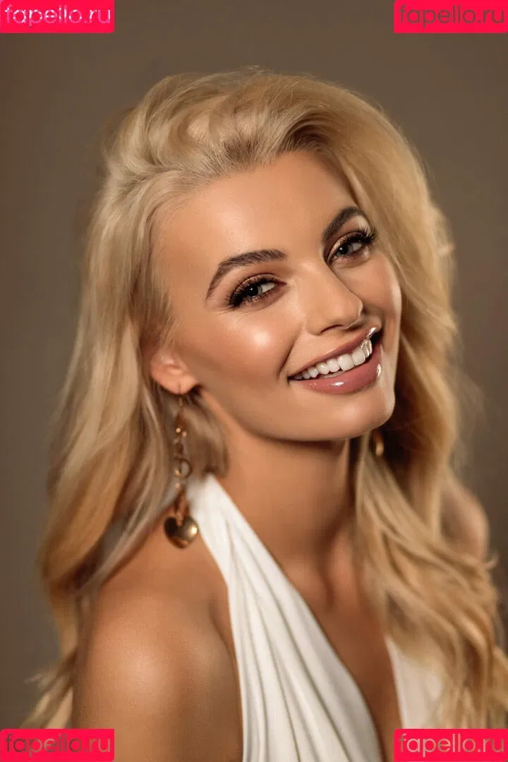Karolina Bielawska Onlyfans Photo Gallery 