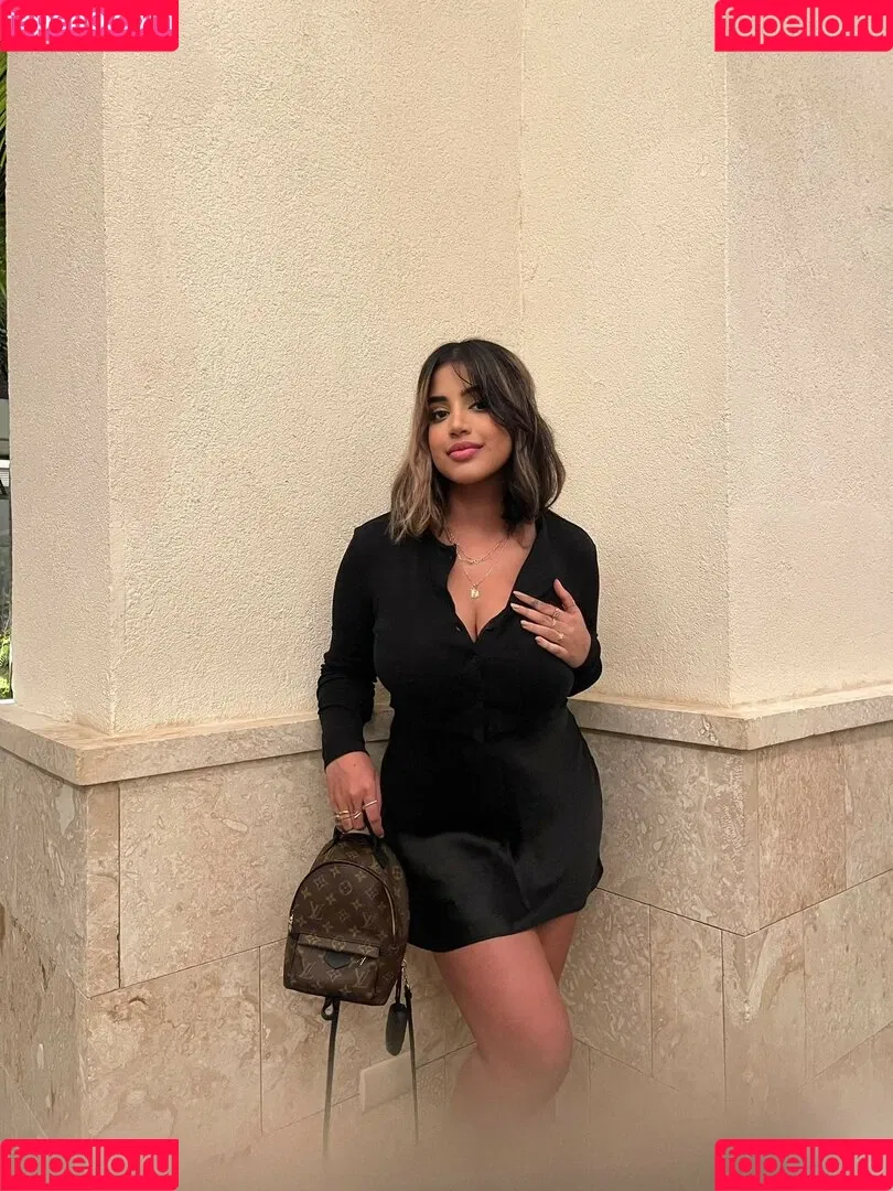 Kiran Onlyfans Photo Gallery 