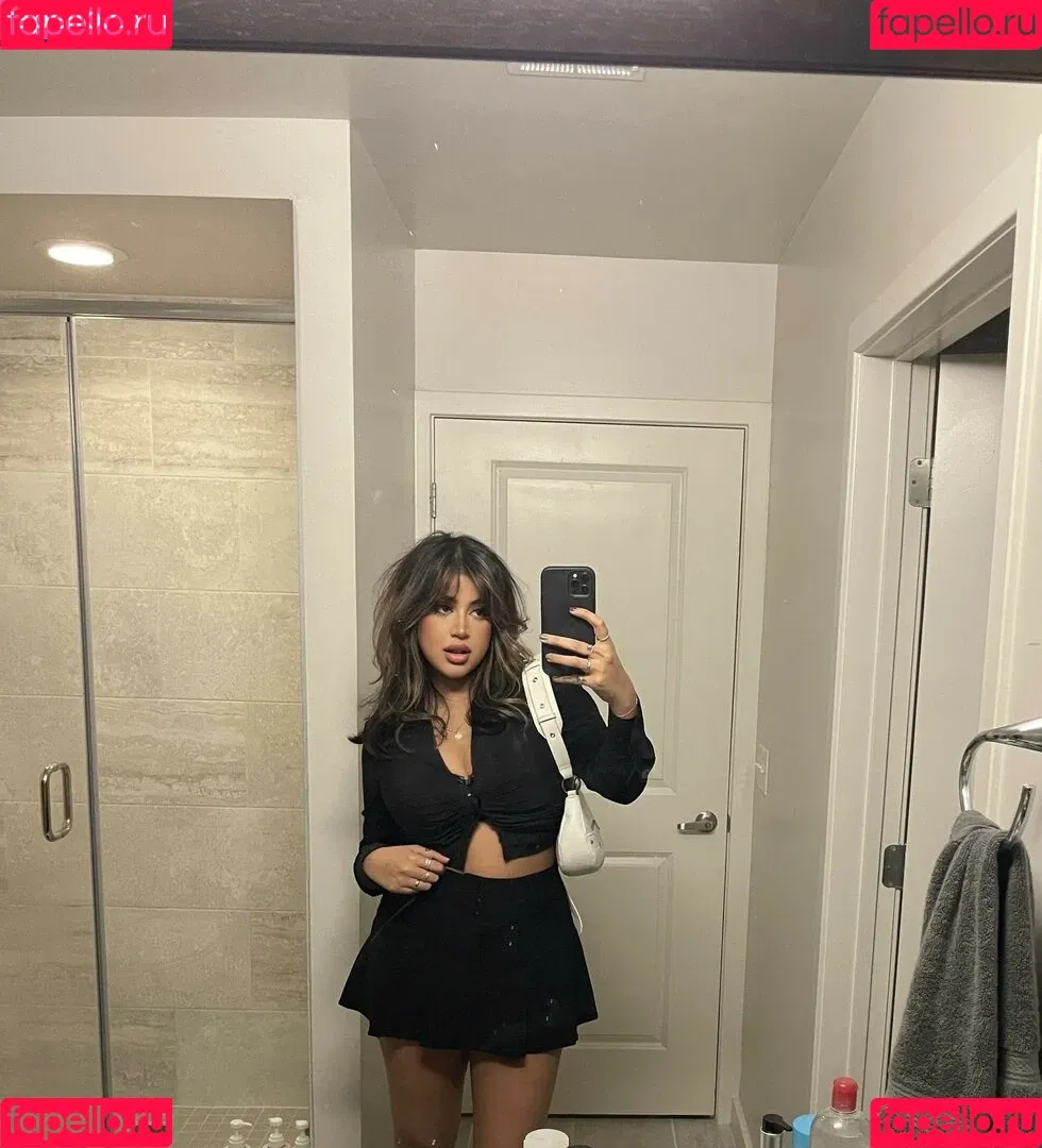 Kiran Onlyfans Photo Gallery 