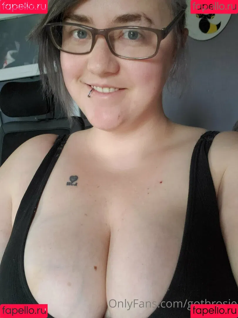 gothrosie Onlyfans Photo Gallery 