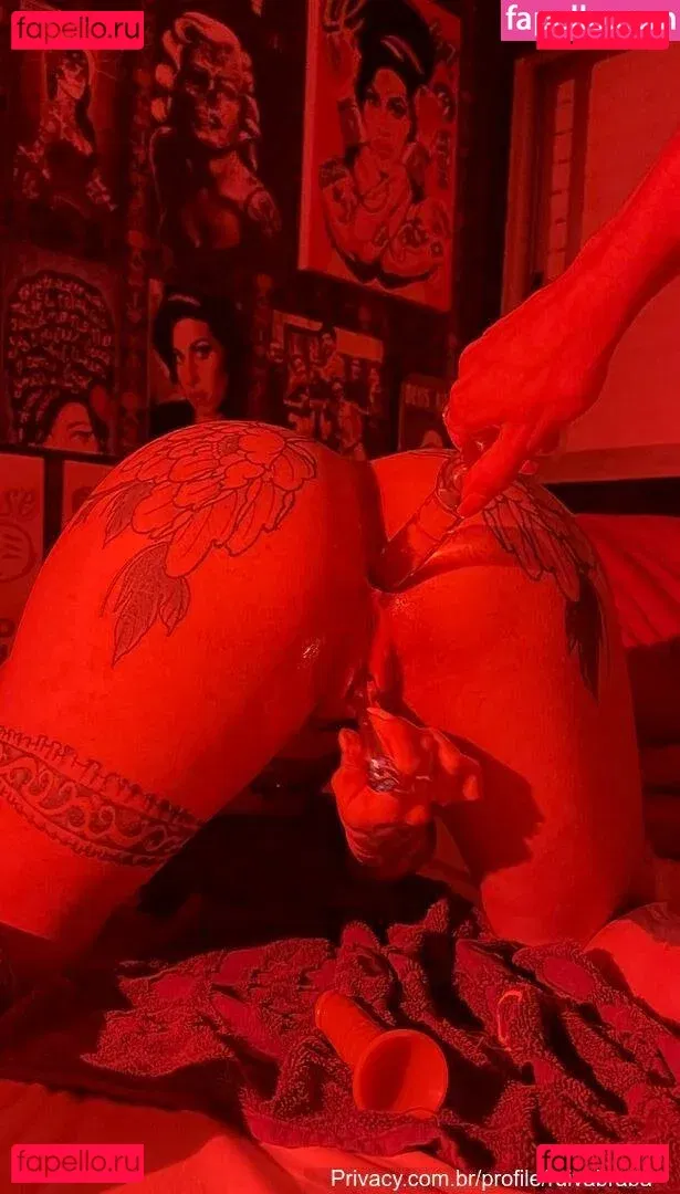 Ruiva Braba Onlyfans Photo Gallery 