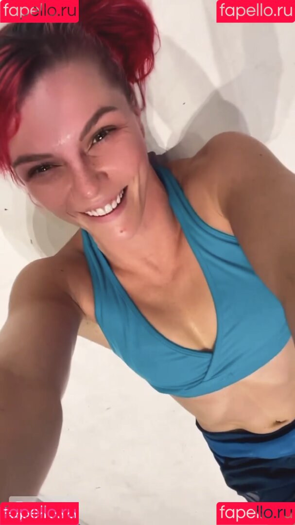 Gillian Robertson Onlyfans Photo Gallery 