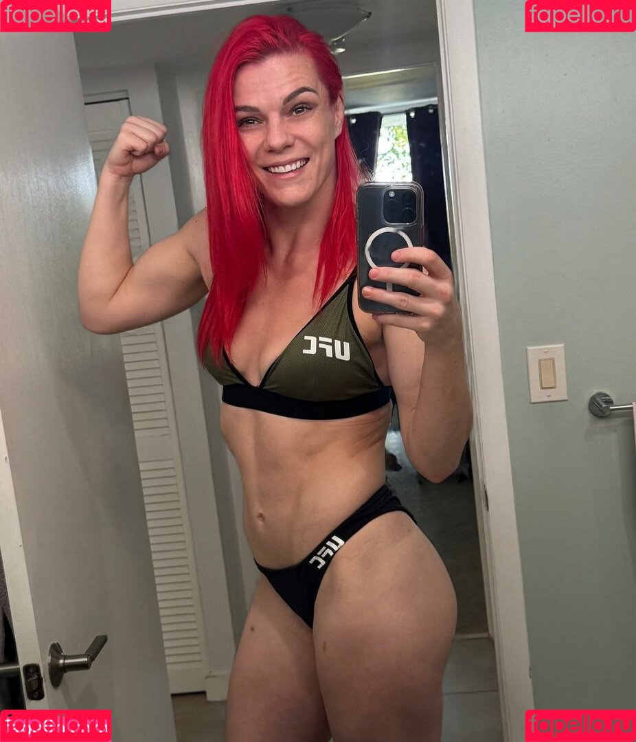 Gillian Robertson Onlyfans Photo Gallery 