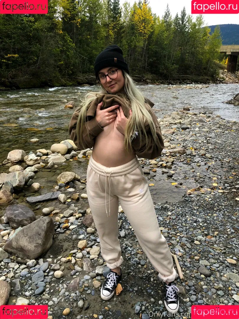 verysmolhat Onlyfans Photo Gallery 