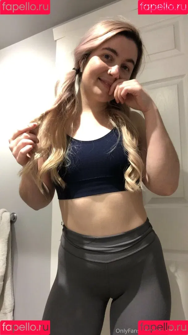 verysmolhat Onlyfans Photo Gallery 