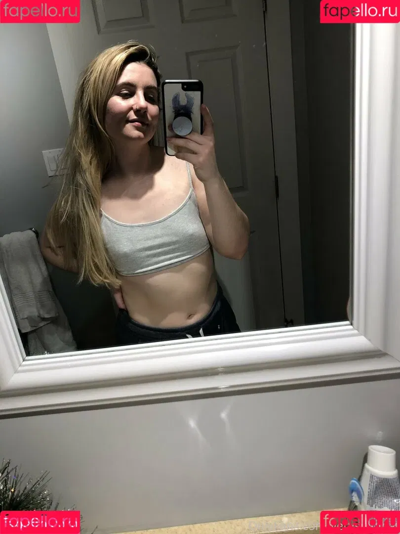verysmolhat Onlyfans Photo Gallery 