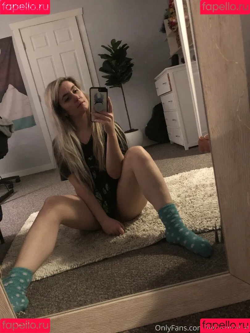 verysmolhat Onlyfans Photo Gallery 