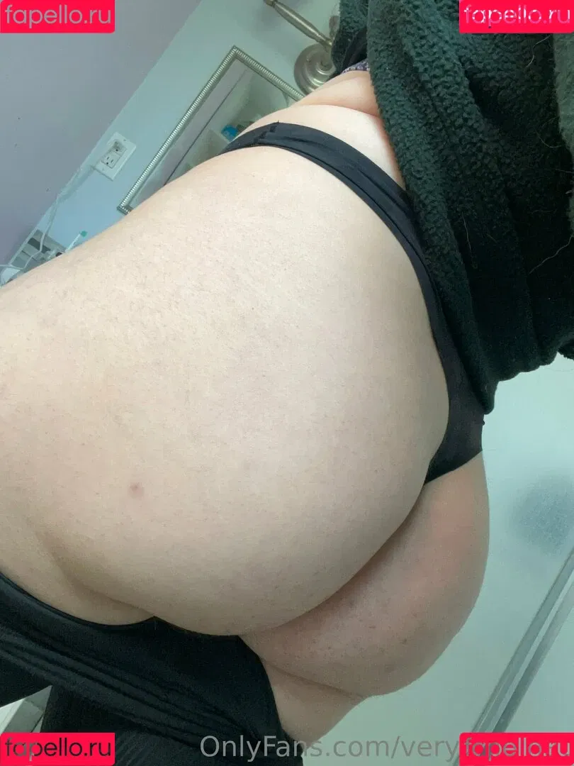 verysmolhat Onlyfans Photo Gallery 