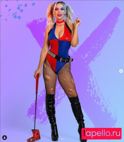 Paige Spiranac Onlyfans Photo Gallery 