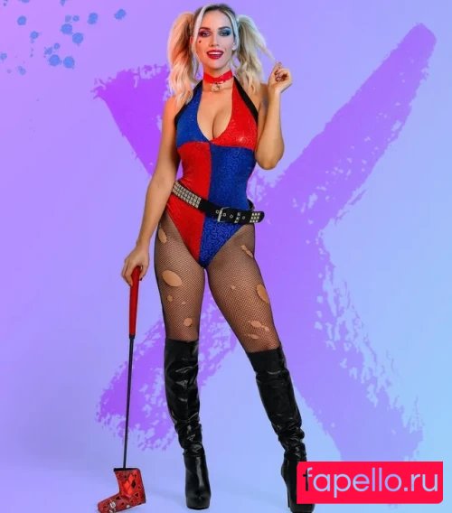 Paige Spiranac Onlyfans Photo Gallery 