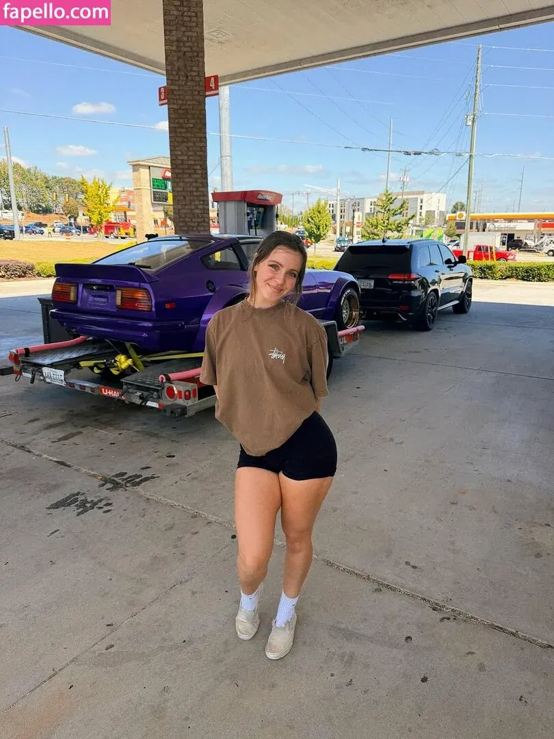 Sarah Senecal Onlyfans Photo Gallery 