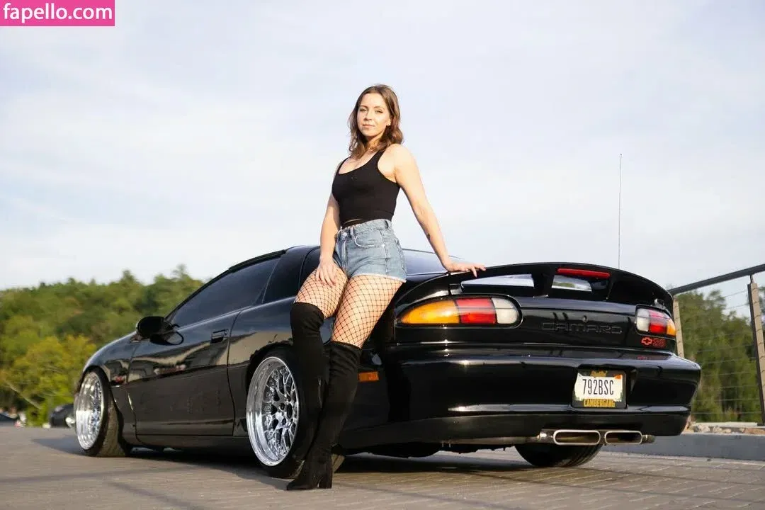 Sarah Senecal Onlyfans Photo Gallery 