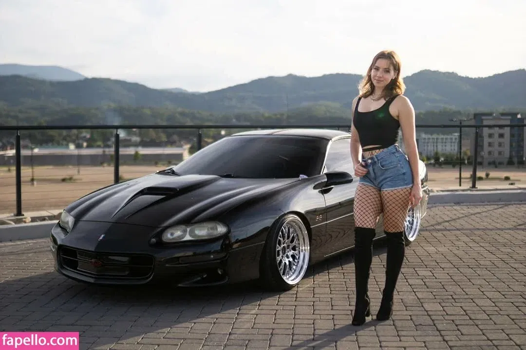 Sarah Senecal Onlyfans Photo Gallery 