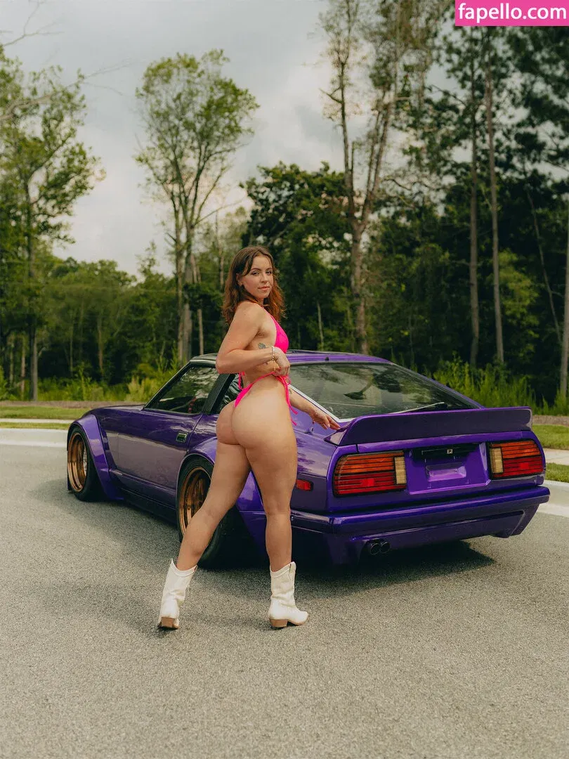 Sarah Senecal Onlyfans Photo Gallery 