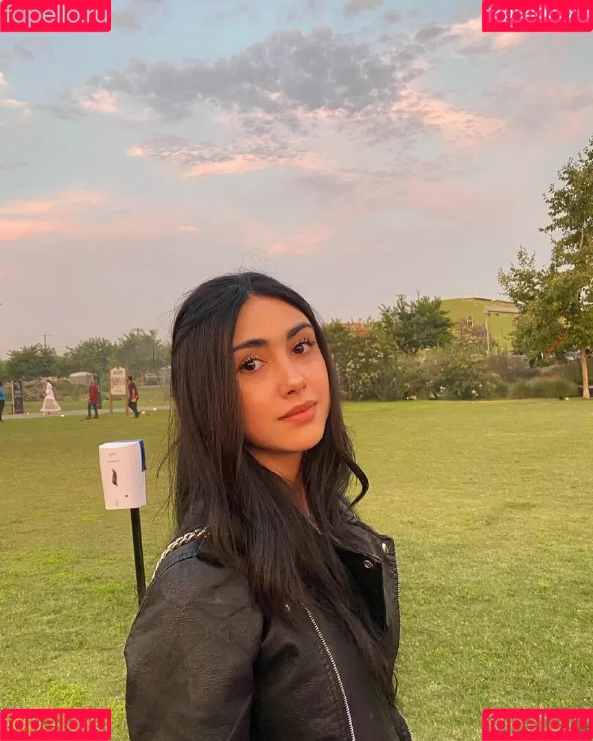Alexa Mansour Onlyfans Photo Gallery 