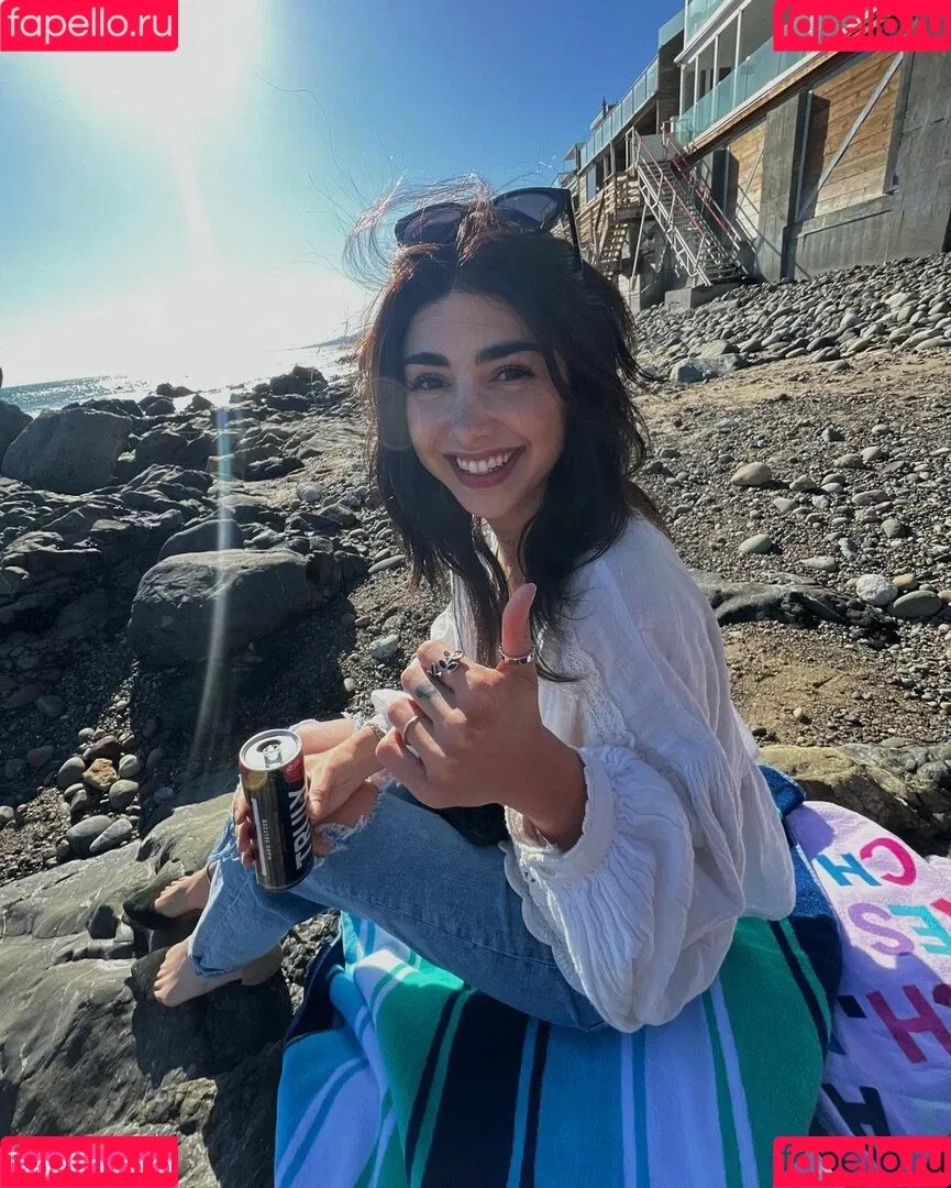 Alexa Mansour Onlyfans Photo Gallery 