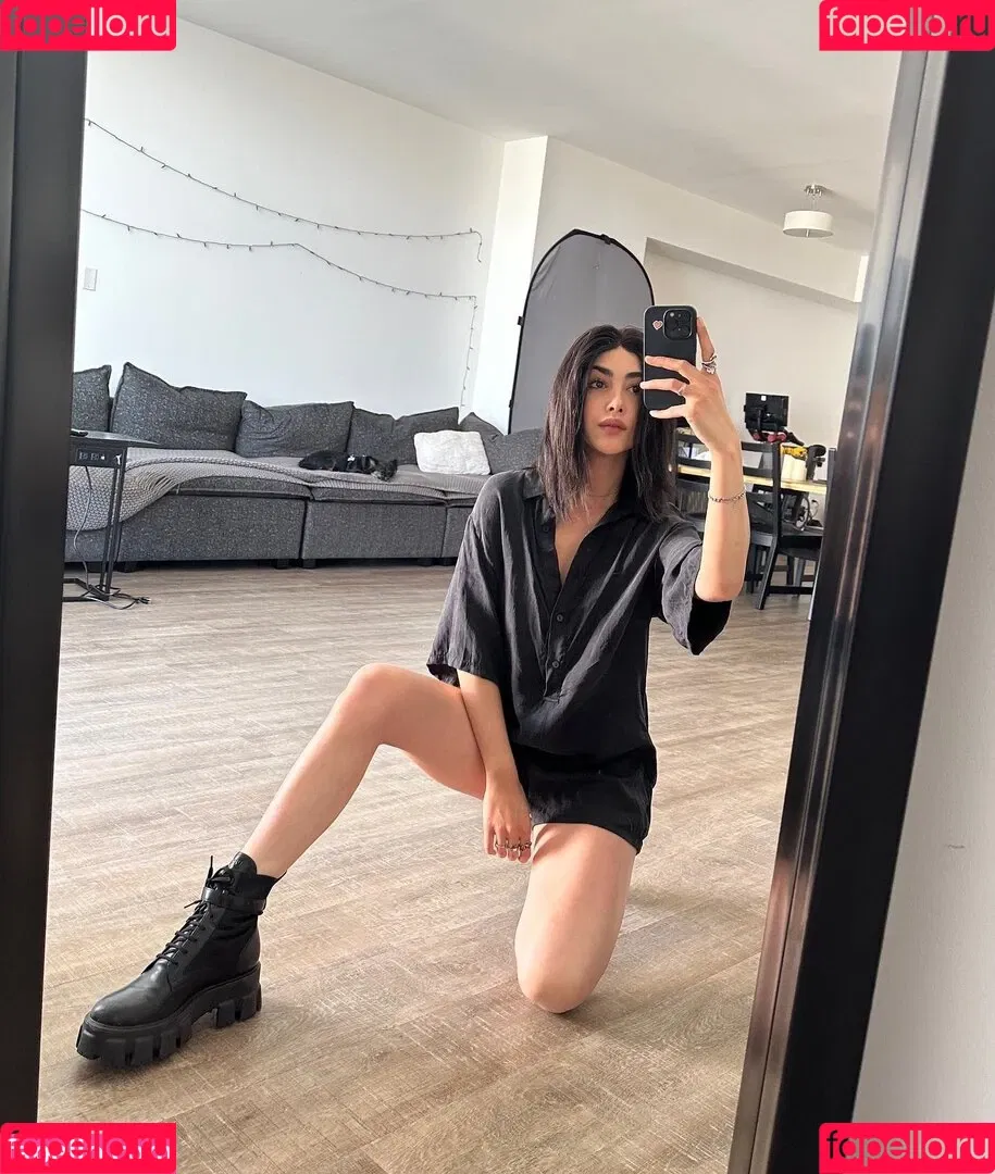Alexa Mansour Onlyfans Photo Gallery 