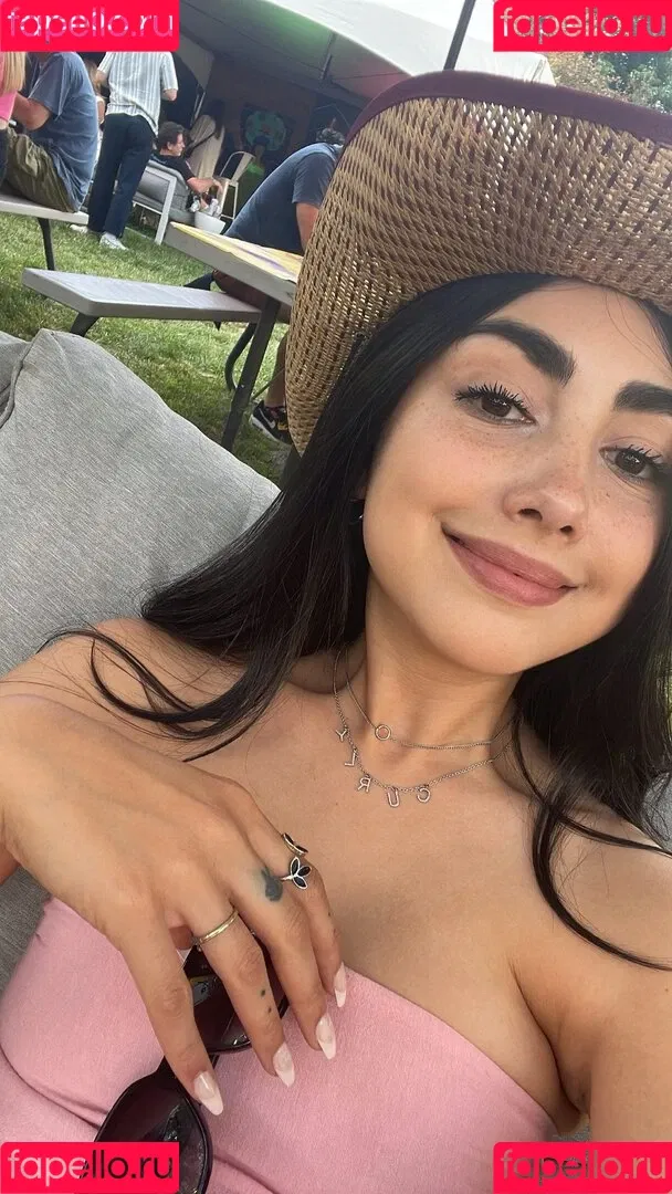 Alexa Mansour Onlyfans Photo Gallery 