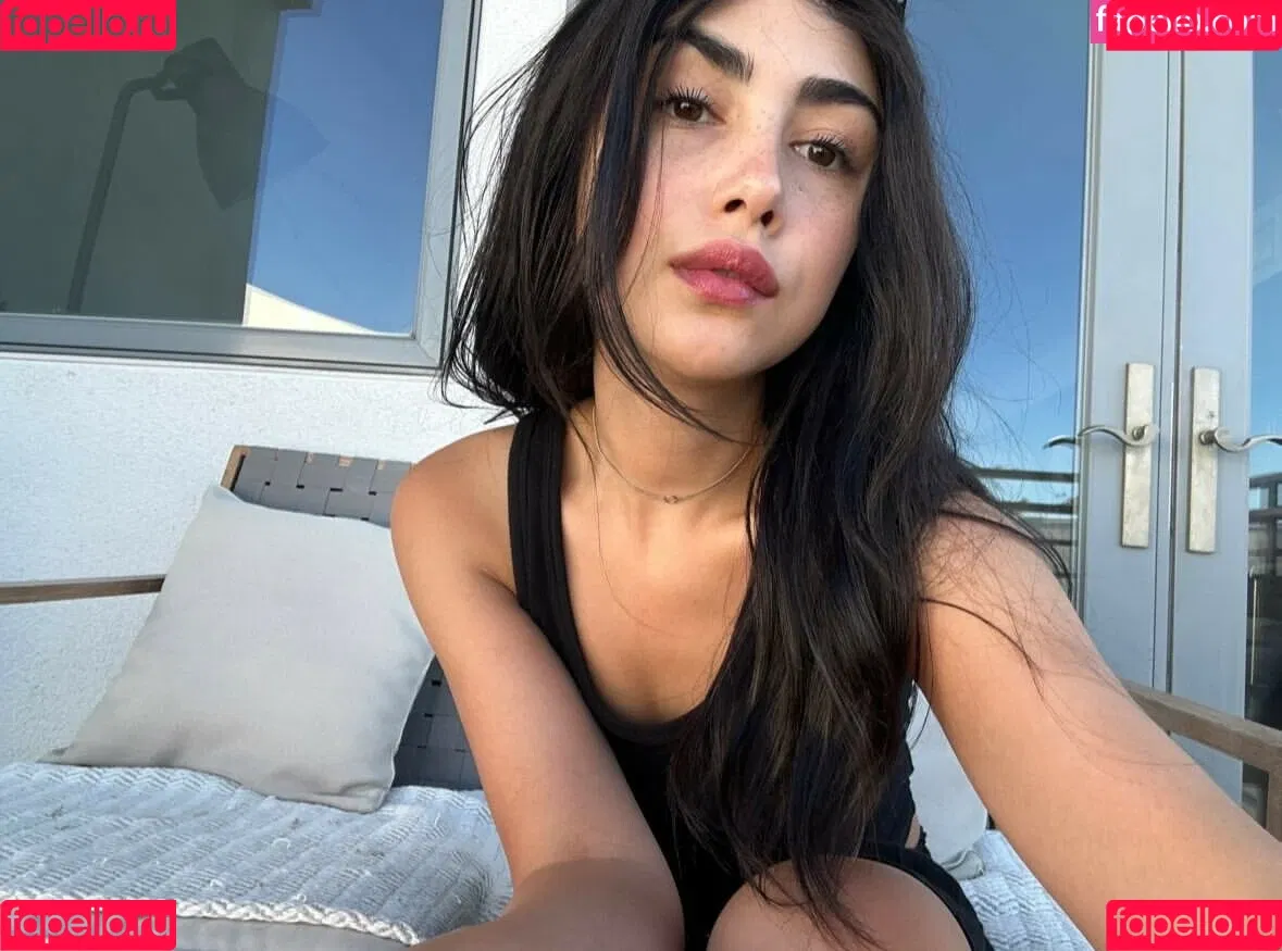 Alexa Mansour Onlyfans Photo Gallery 
