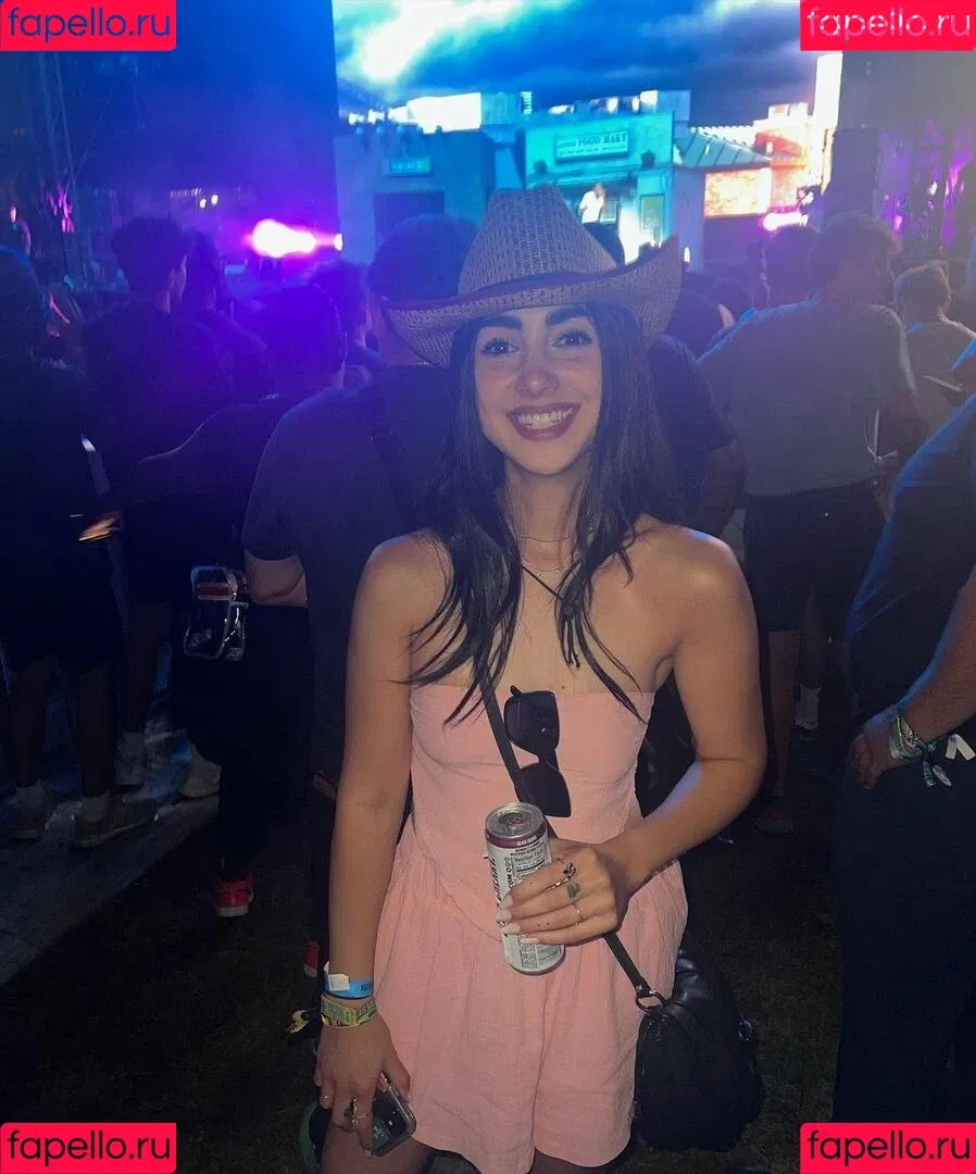 Alexa Mansour Onlyfans Photo Gallery 