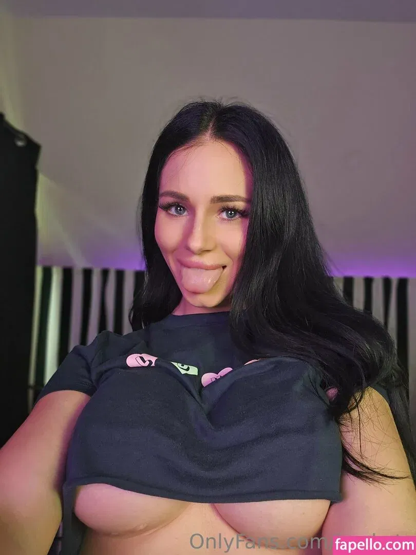 beckatv Onlyfans Photo Gallery 