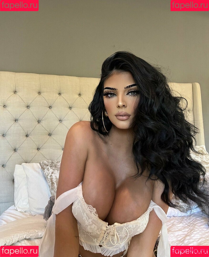 Taylor Nicole Chambers Onlyfans Photo Gallery 