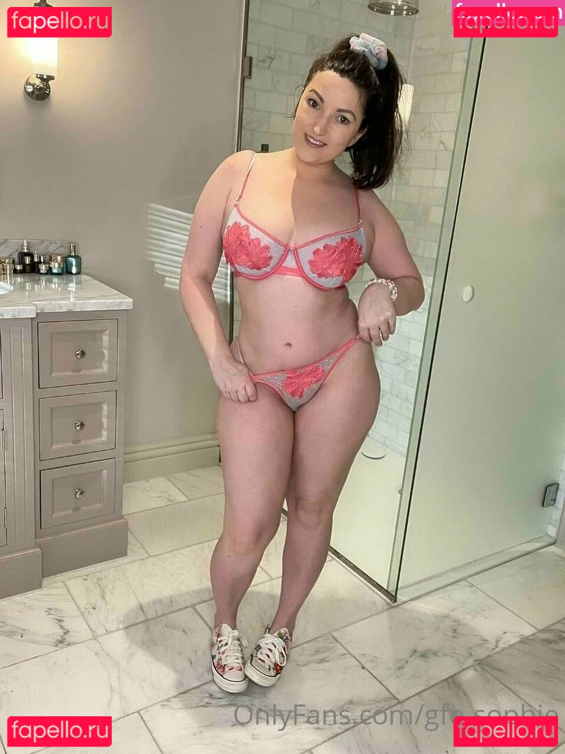 gfe-sophie Onlyfans Photo Gallery 