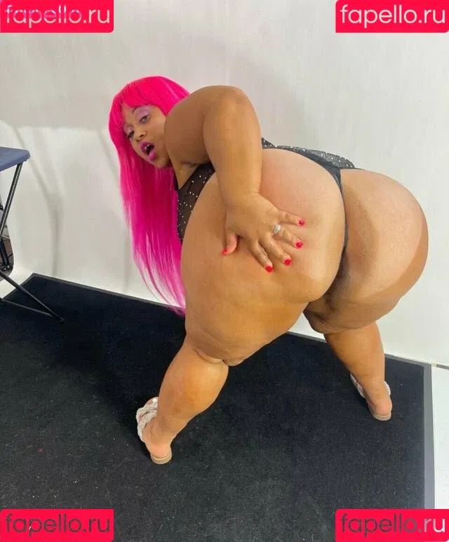 PinkyXXX Onlyfans Photo Gallery 