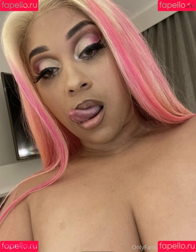 PinkyXXX Onlyfans Photo Gallery 