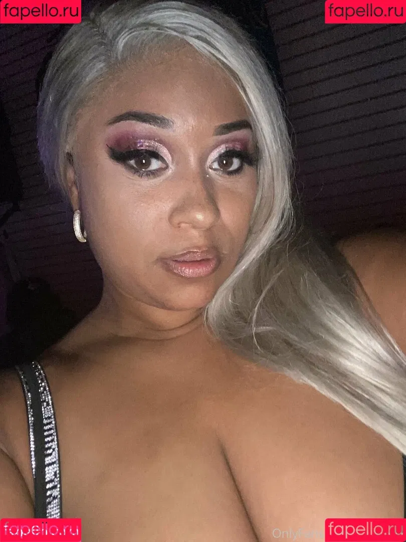 PinkyXXX Onlyfans Photo Gallery 