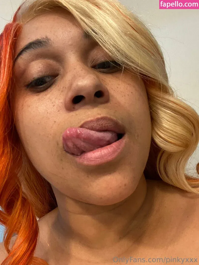 PinkyXXX Onlyfans Photo Gallery 