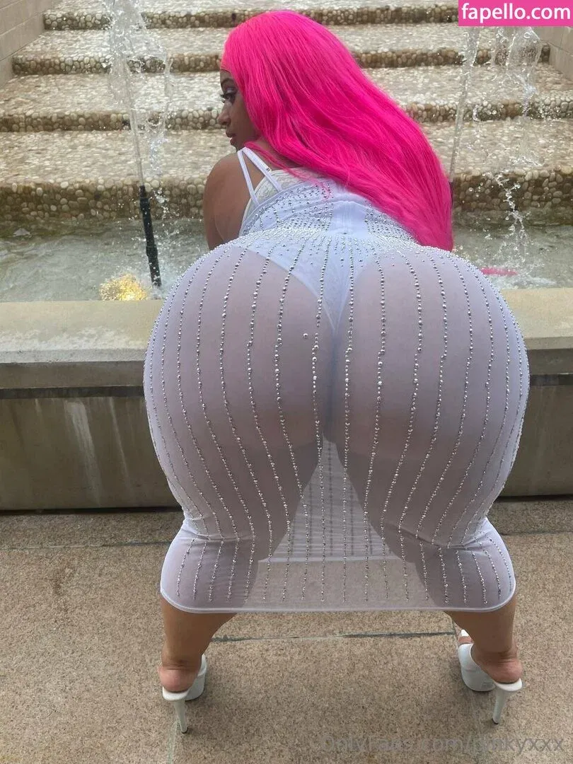 PinkyXXX Onlyfans Photo Gallery 