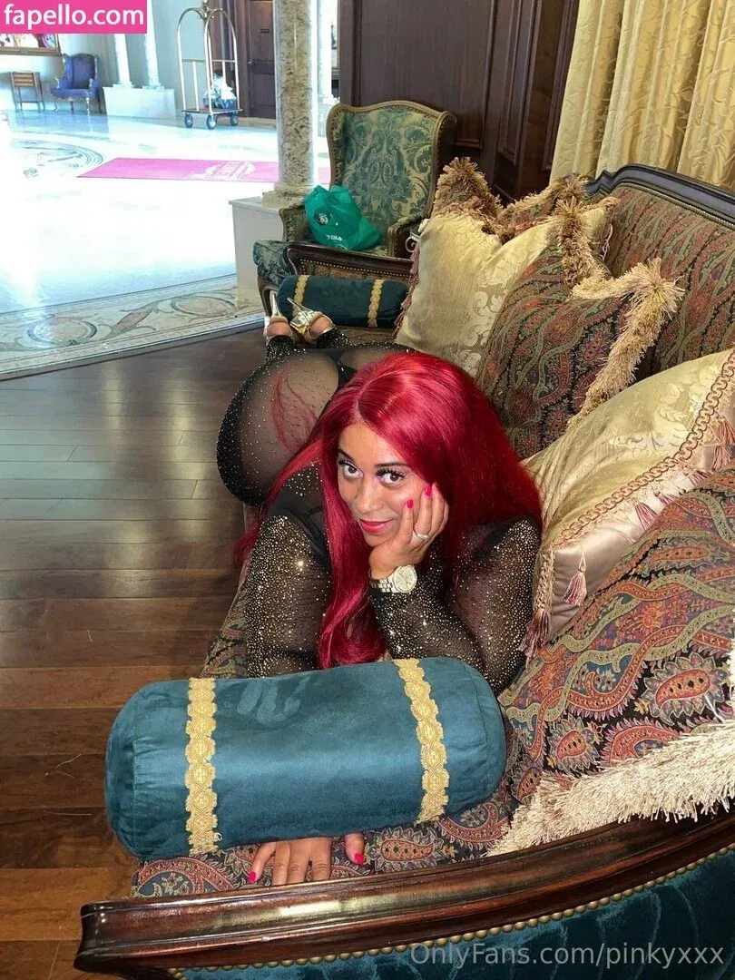 PinkyXXX Onlyfans Photo Gallery 