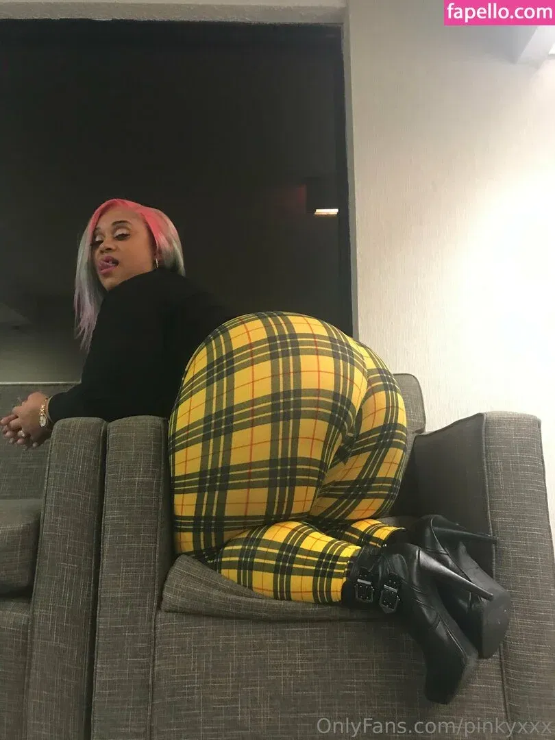 PinkyXXX Onlyfans Photo Gallery 