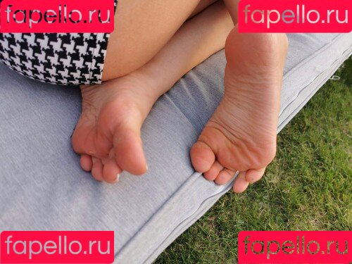 Alinity Feet Onlyfans Photo Gallery 