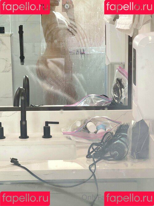 Alinity Feet Onlyfans Photo Gallery 