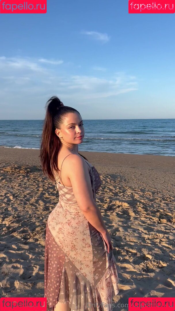 yourlittlenoa Onlyfans Photo Gallery 