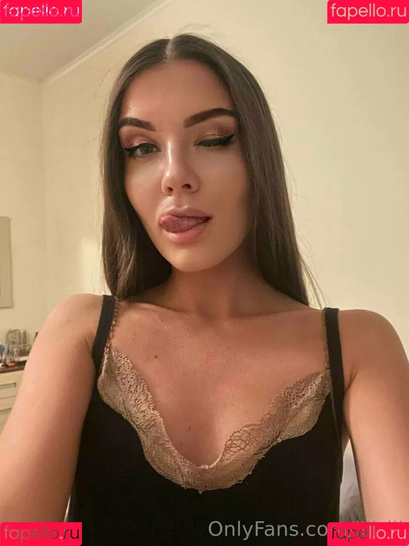 vika_ua Onlyfans Photo Gallery 