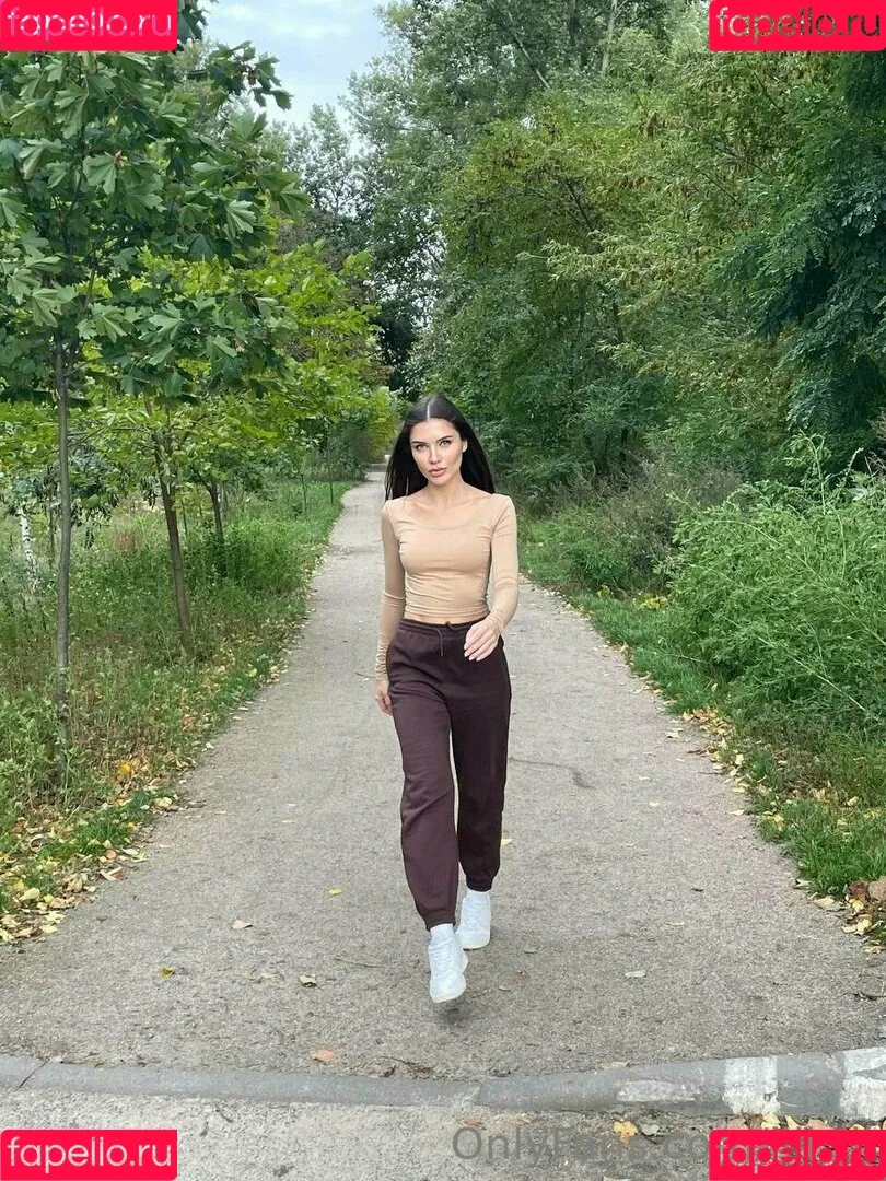 vika_ua Onlyfans Photo Gallery 