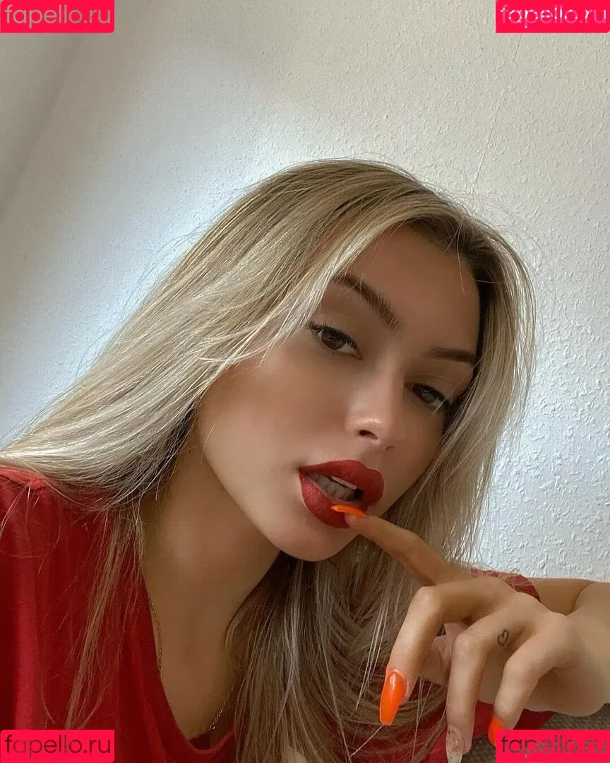 Linabmn Onlyfans Photo Gallery 