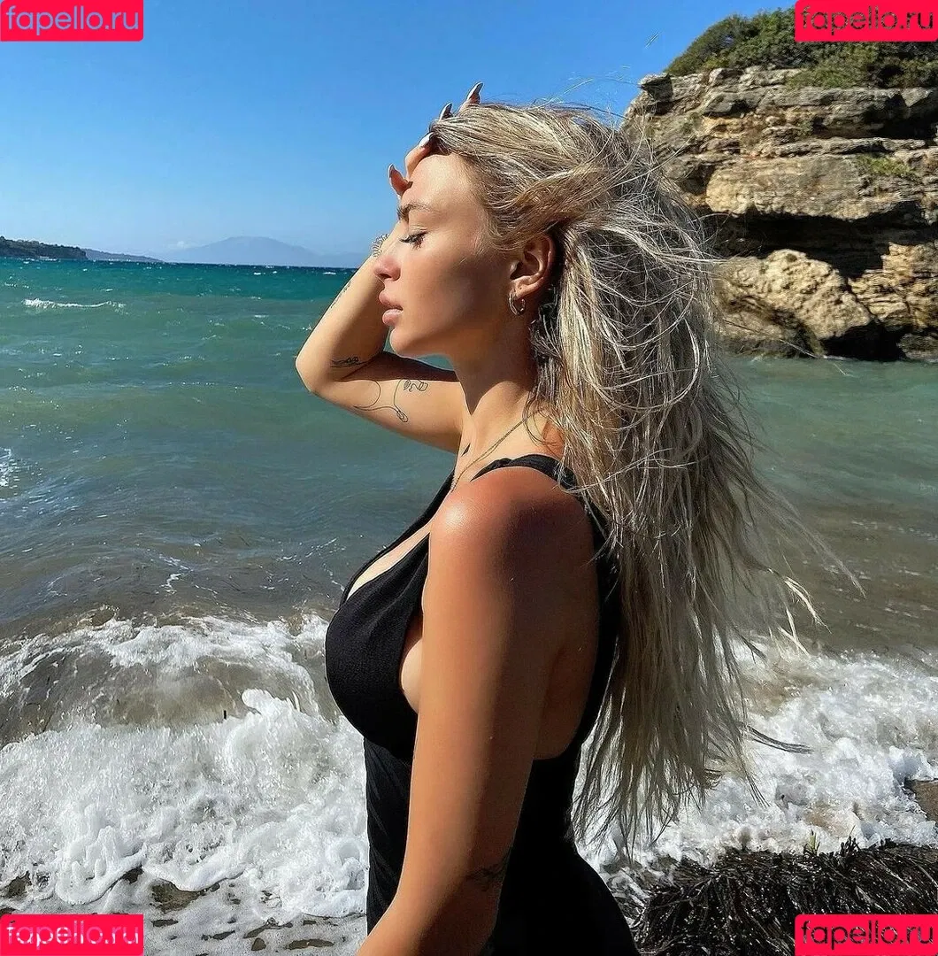 Linabmn Onlyfans Photo Gallery 